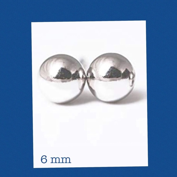 Jewelry - 💐 925 Sterling Silver Ball Stud Earrings